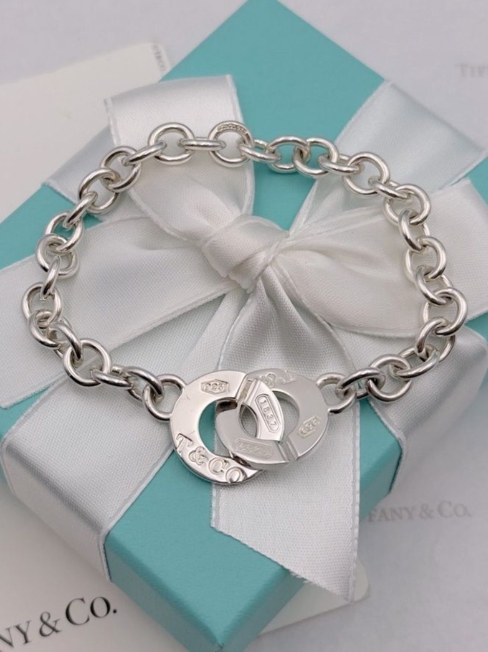 Tiffany & Co T&CO. 1837 Interlocking Circle Toggle Bracelet Sterling Silver 925